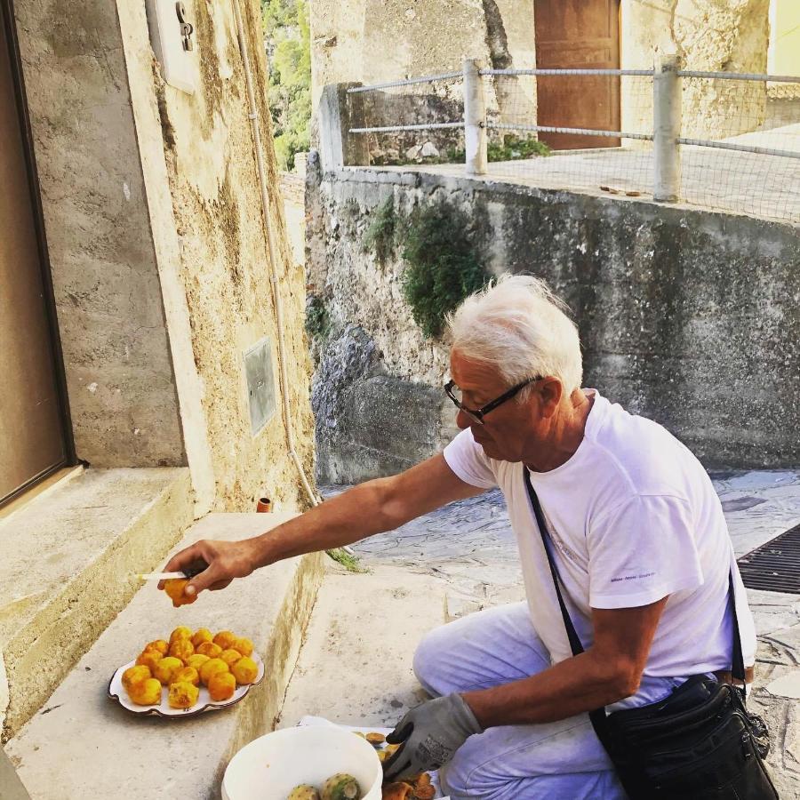 Bed and Breakfast La Magara Civita Esterno foto